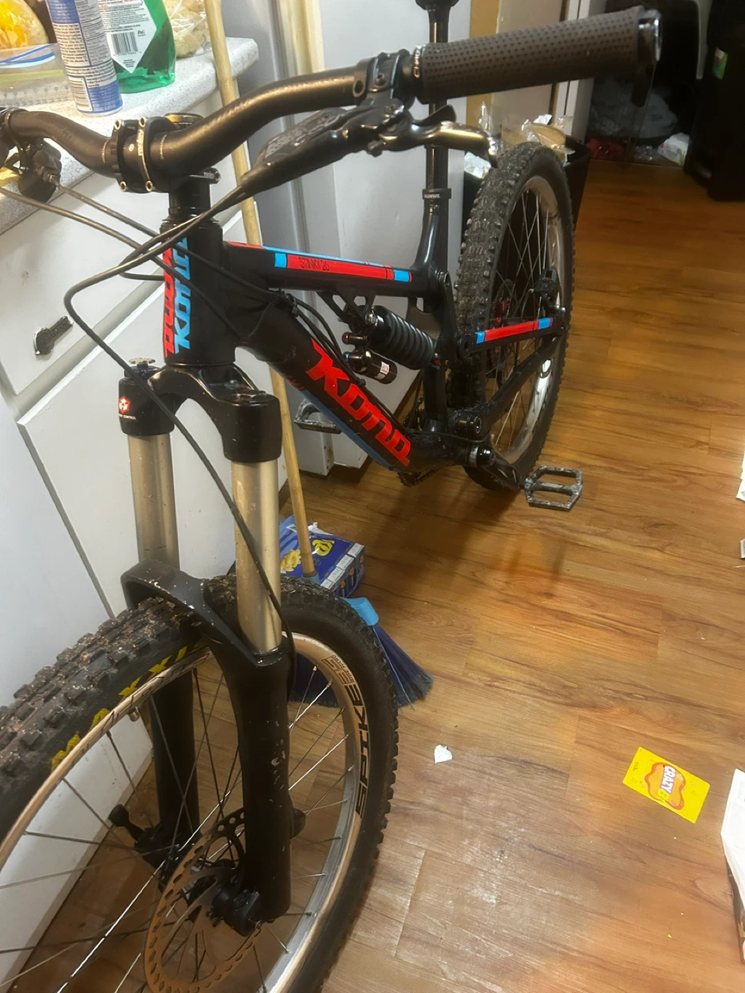 Kona Stinky 26 Full Suspension Mountain Bike