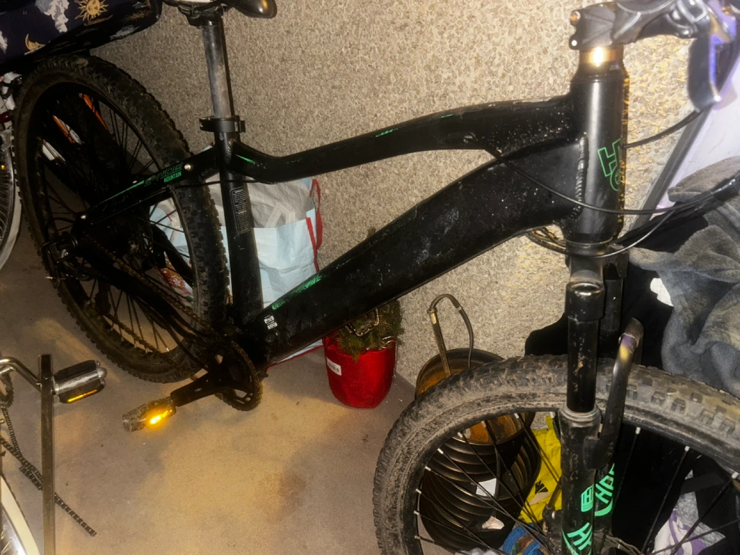 Hyper Electric mountain Bike