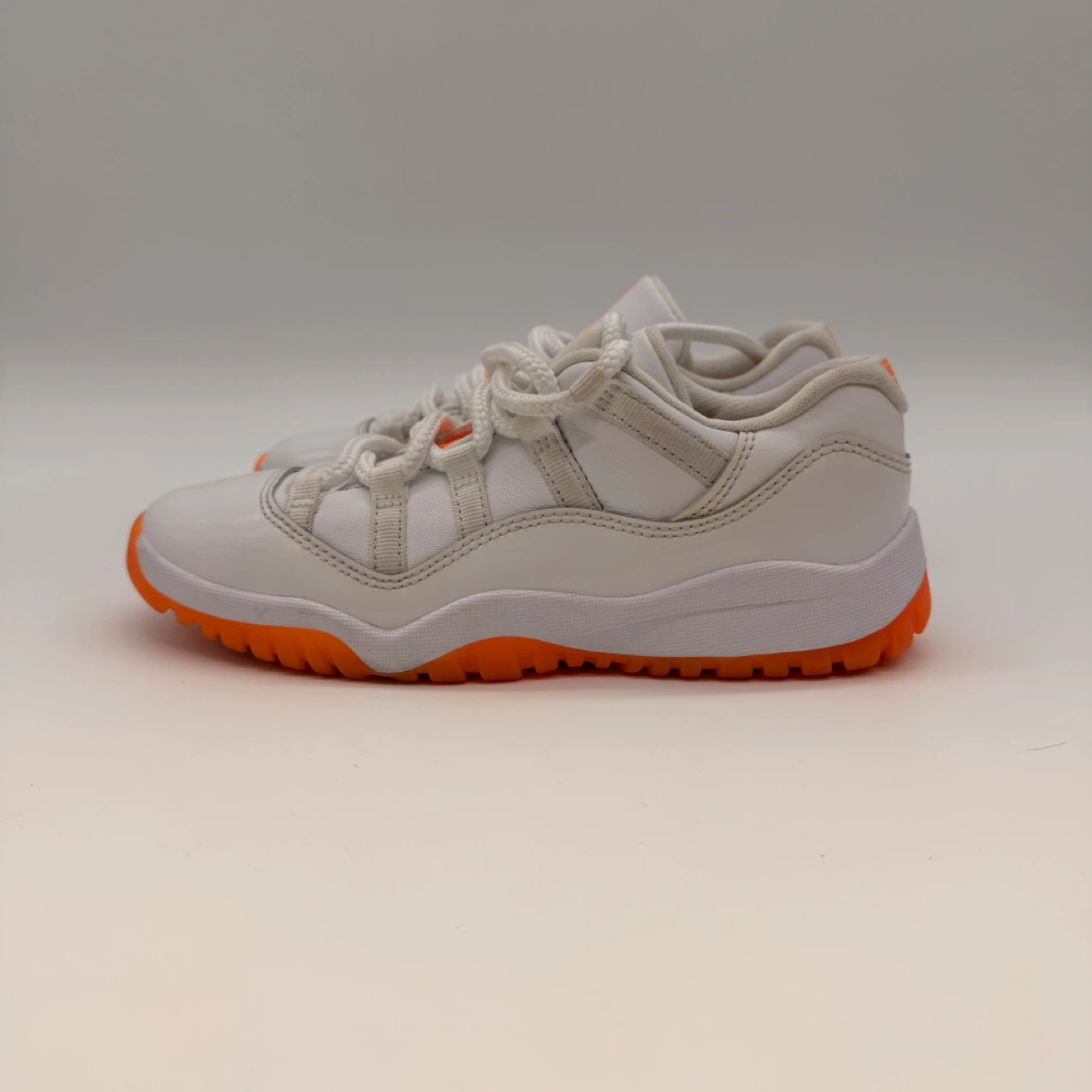 Air Jordan 11 Retro Low Kids Sneakers White Orange Size US 3Y - photo 3