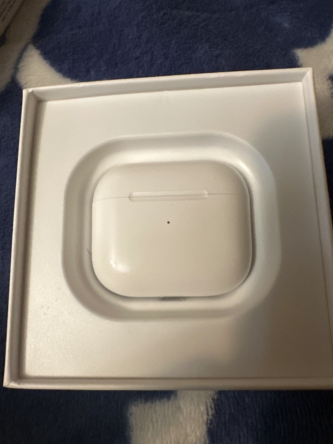 Apple AirPods 3rd Gen with MagSafe Charging Case - photo 3