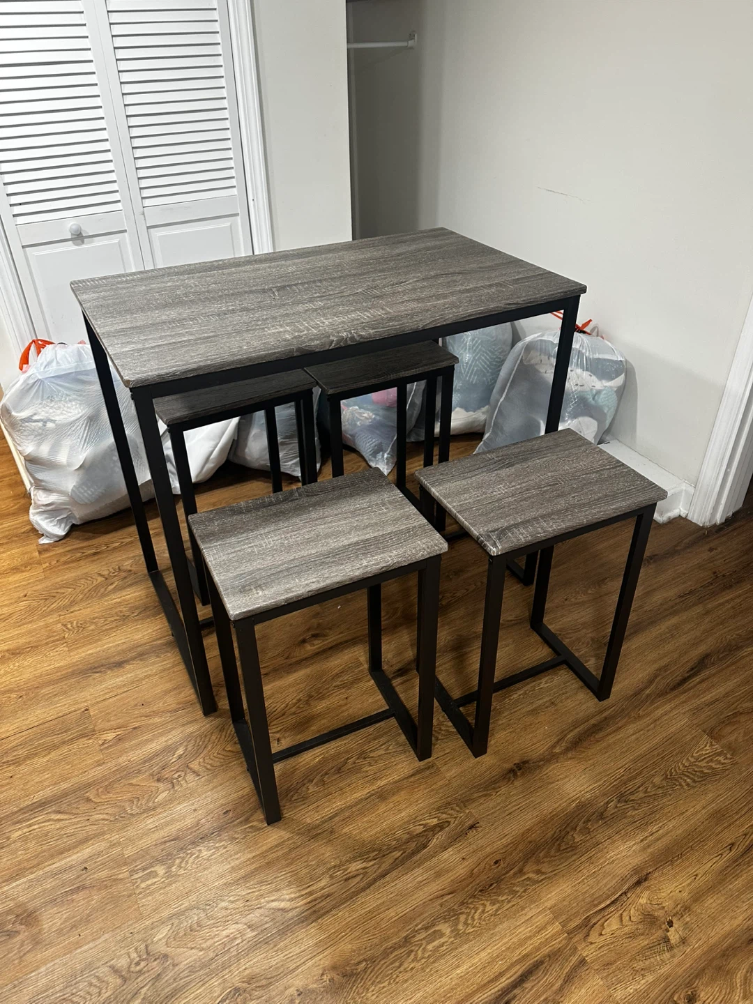 Gray Wood Grain Bar Table Set with 4 Stools - photo 5