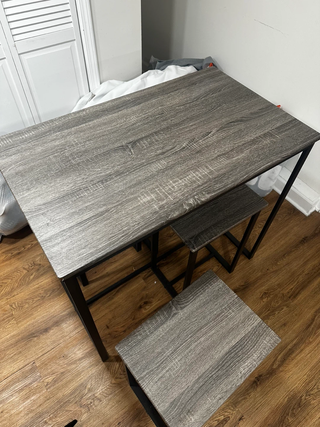 Gray Wood Grain Bar Table Set with 4 Stools - photo 3