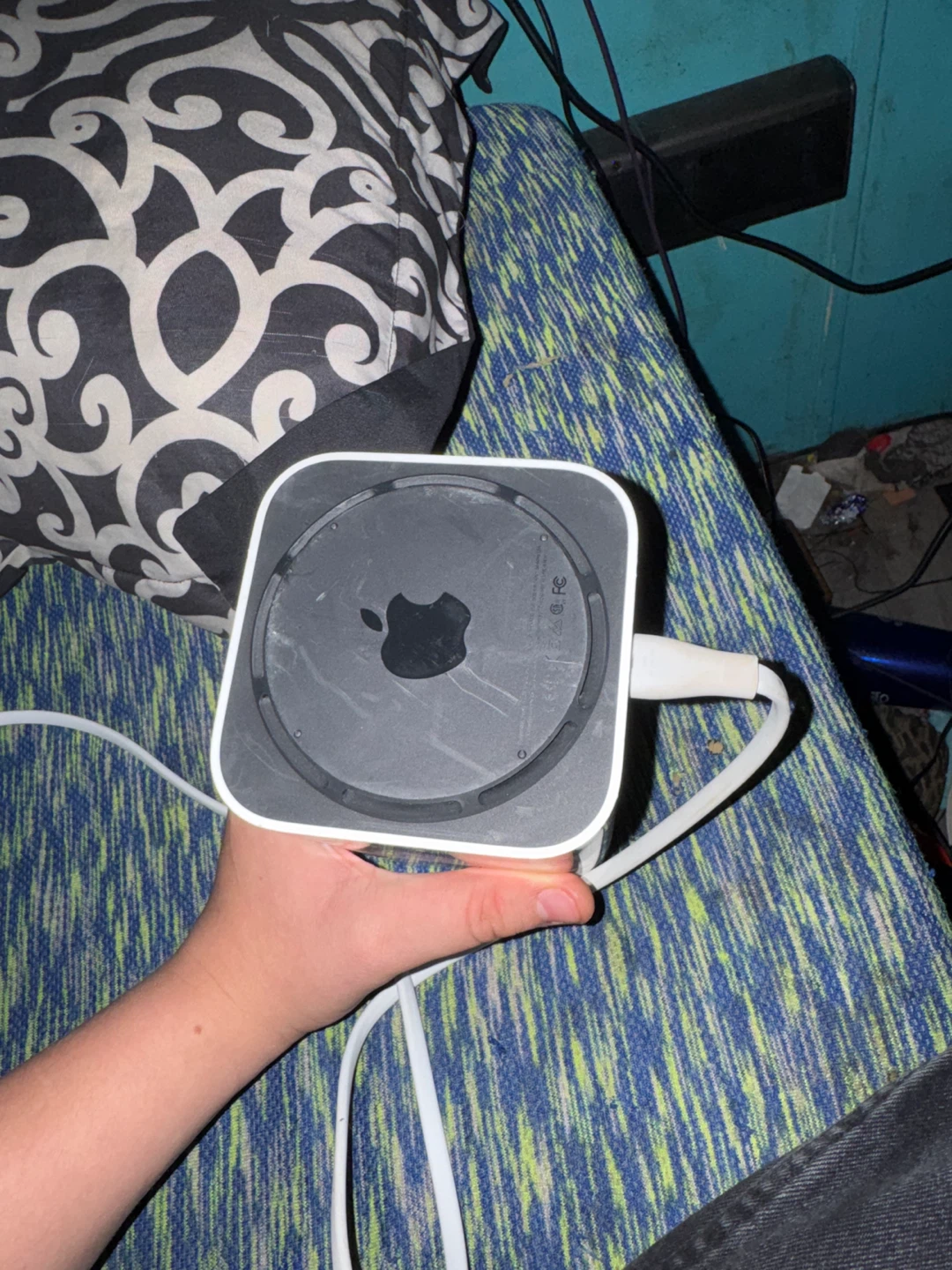 Apple AirPort Extreme Base Station A1143 - photo 4