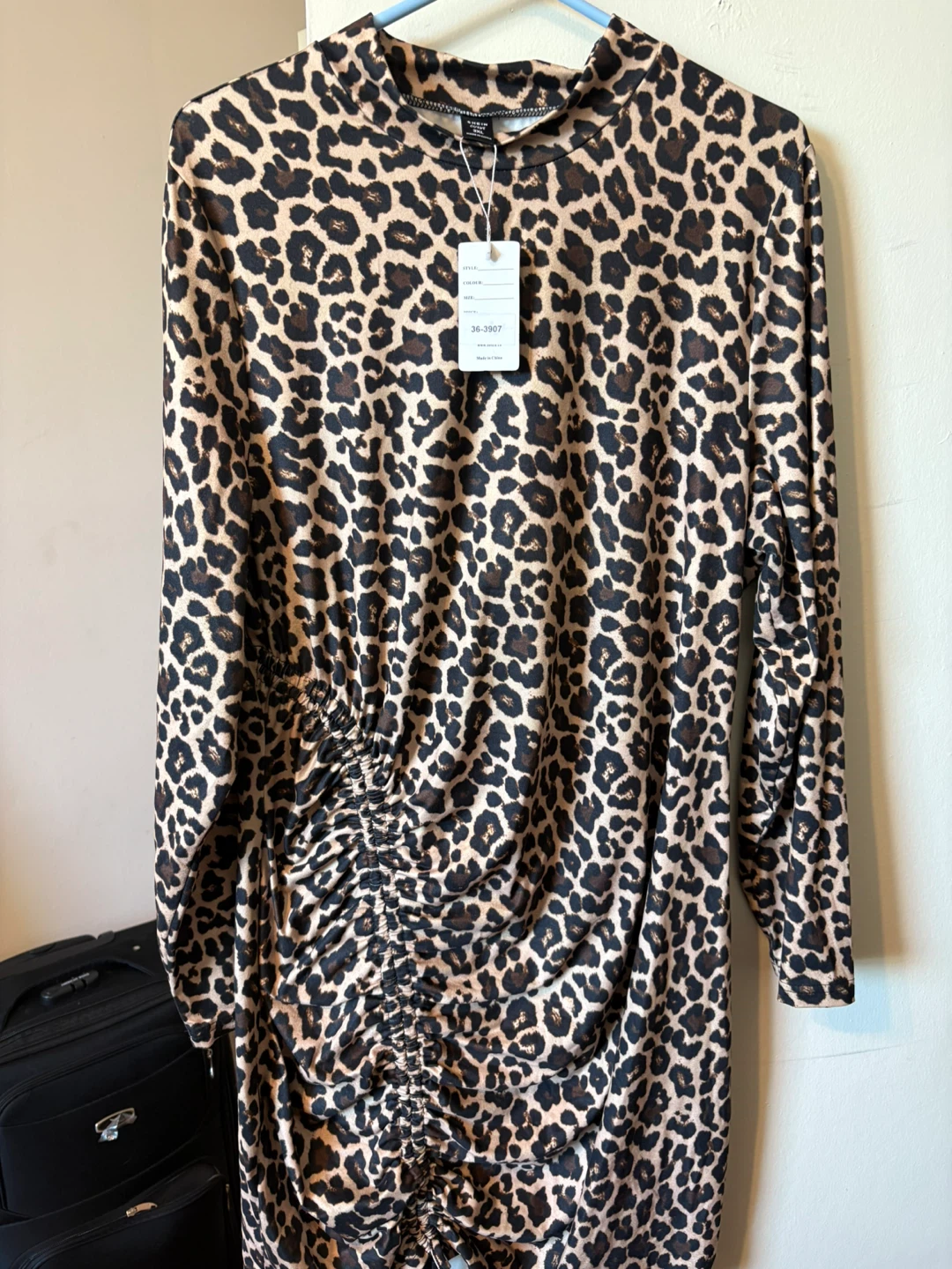 Women's Leopard Print Ruched Long Sleeve Dress - photo 4