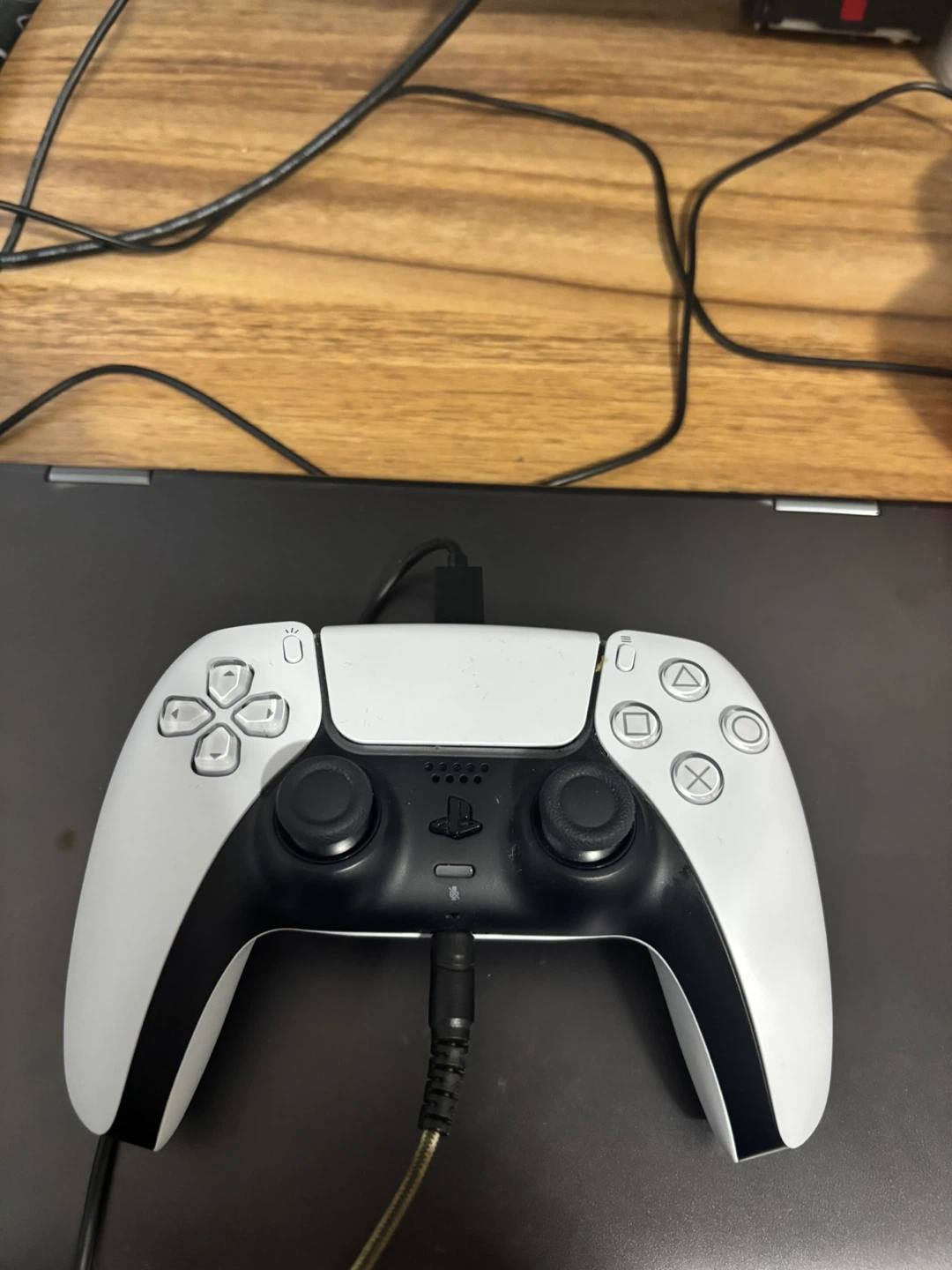 PlayStation 5 DualSense Wireless Controller - White - photo 5