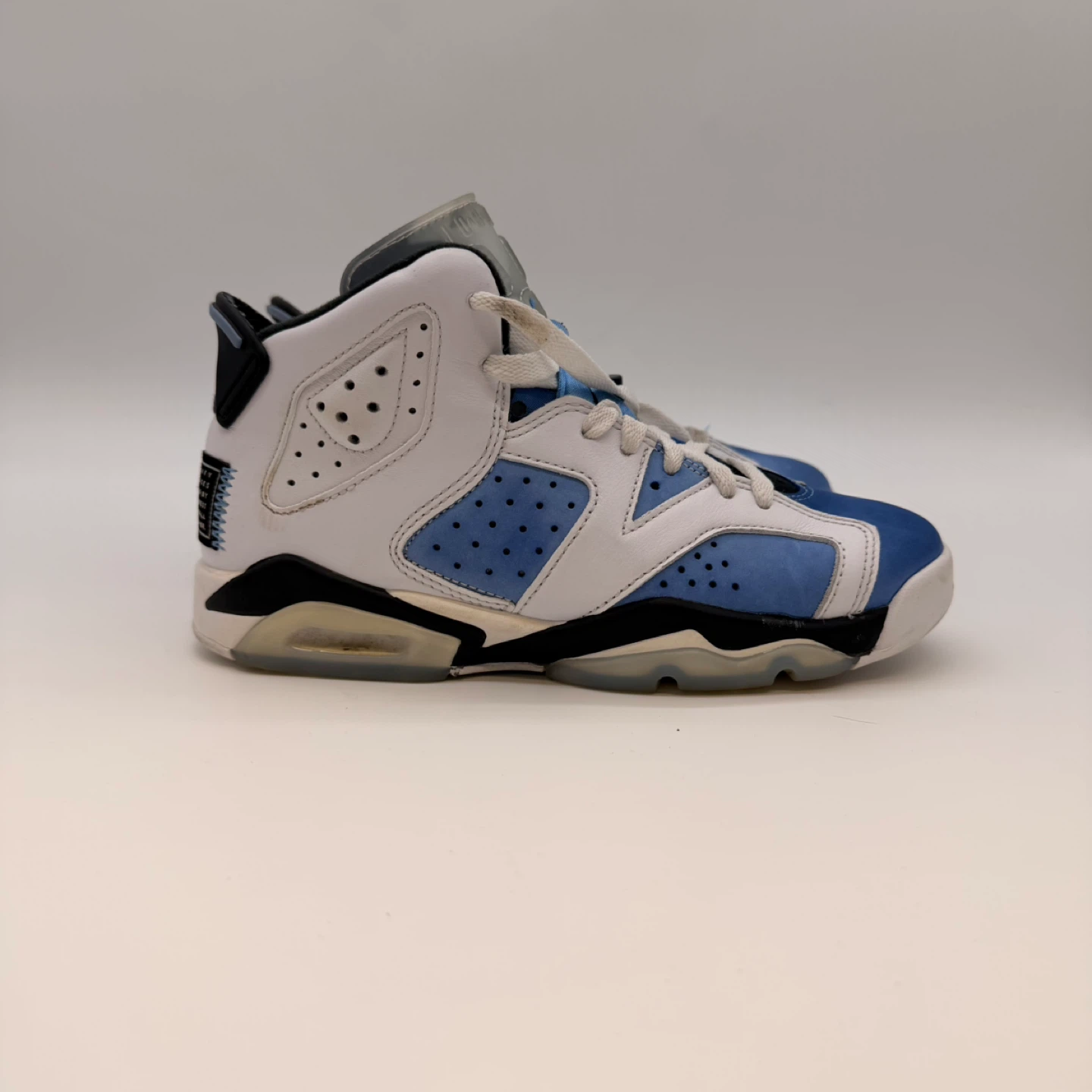 Nike Air Jordan 6 Retro UNC University Blue Youth Size 4.5Y - photo 4
