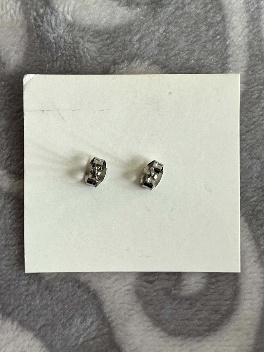 Heart stud earrings with CZ - photo 2