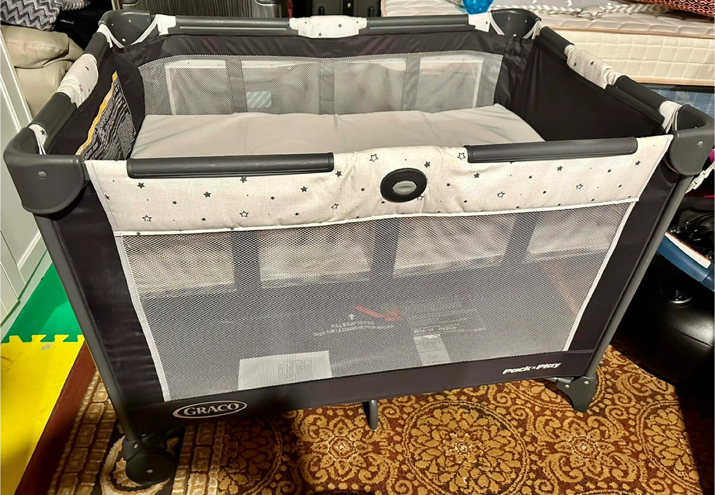 Graco pack and play - photo 2