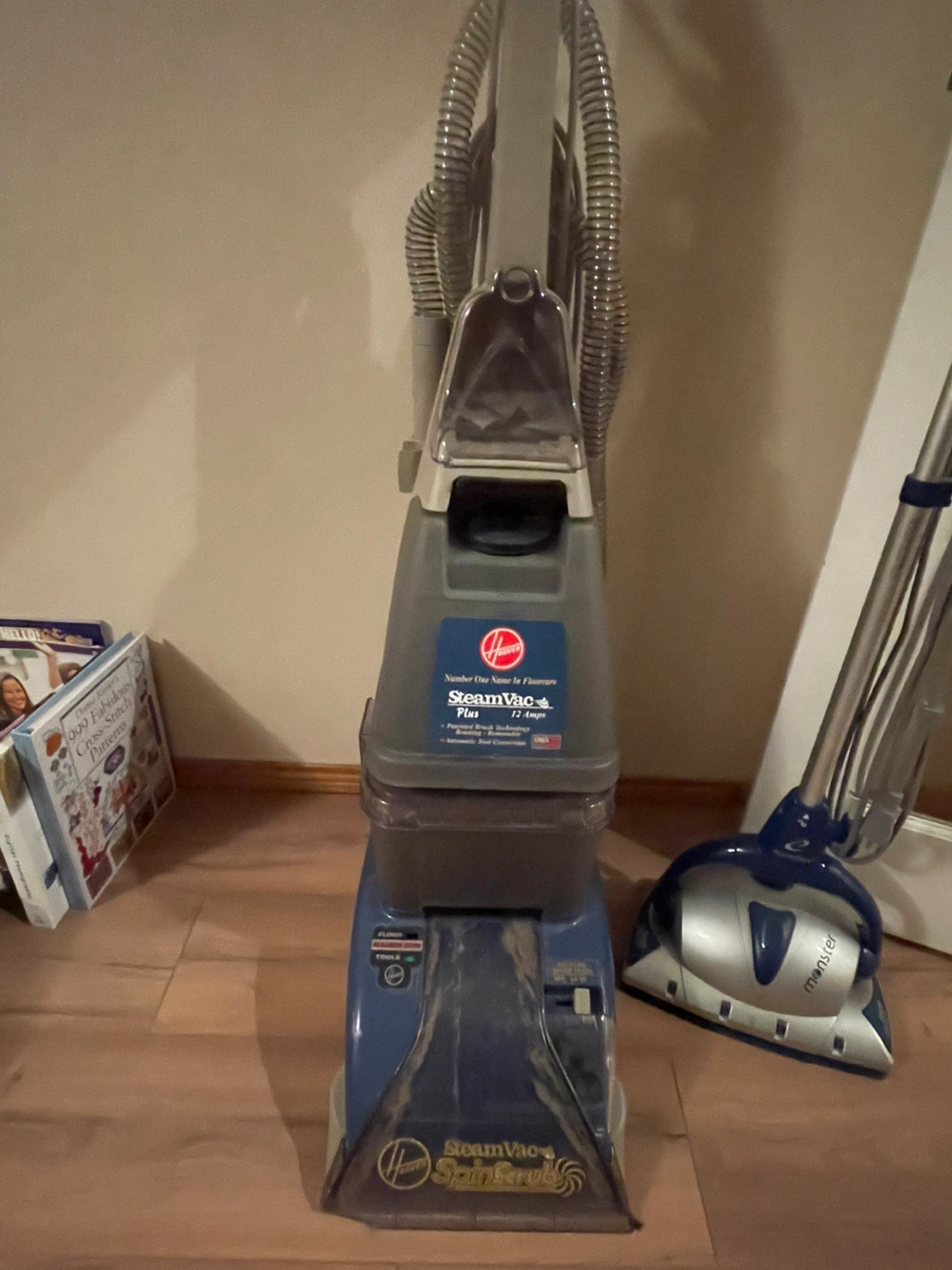 Hoover SteamVac Plus Carpet Cleaner - photo 3