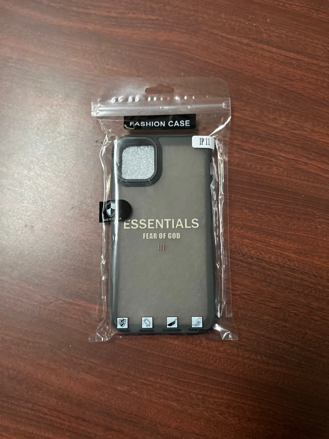 ESSENTIALS FOG iPhone 11 Fashion Case