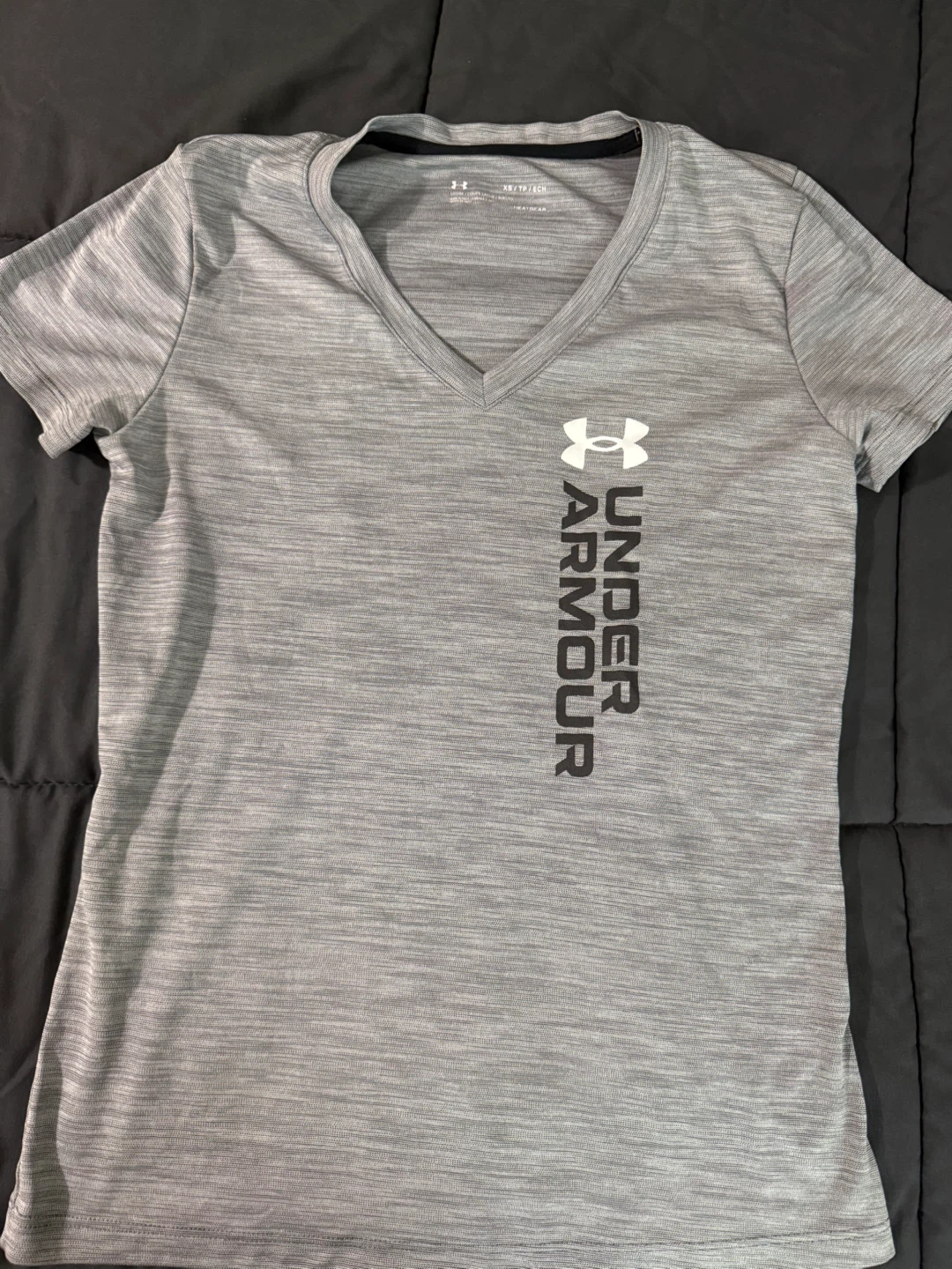 Under Armour Women's V-Neck T-Shirt XS