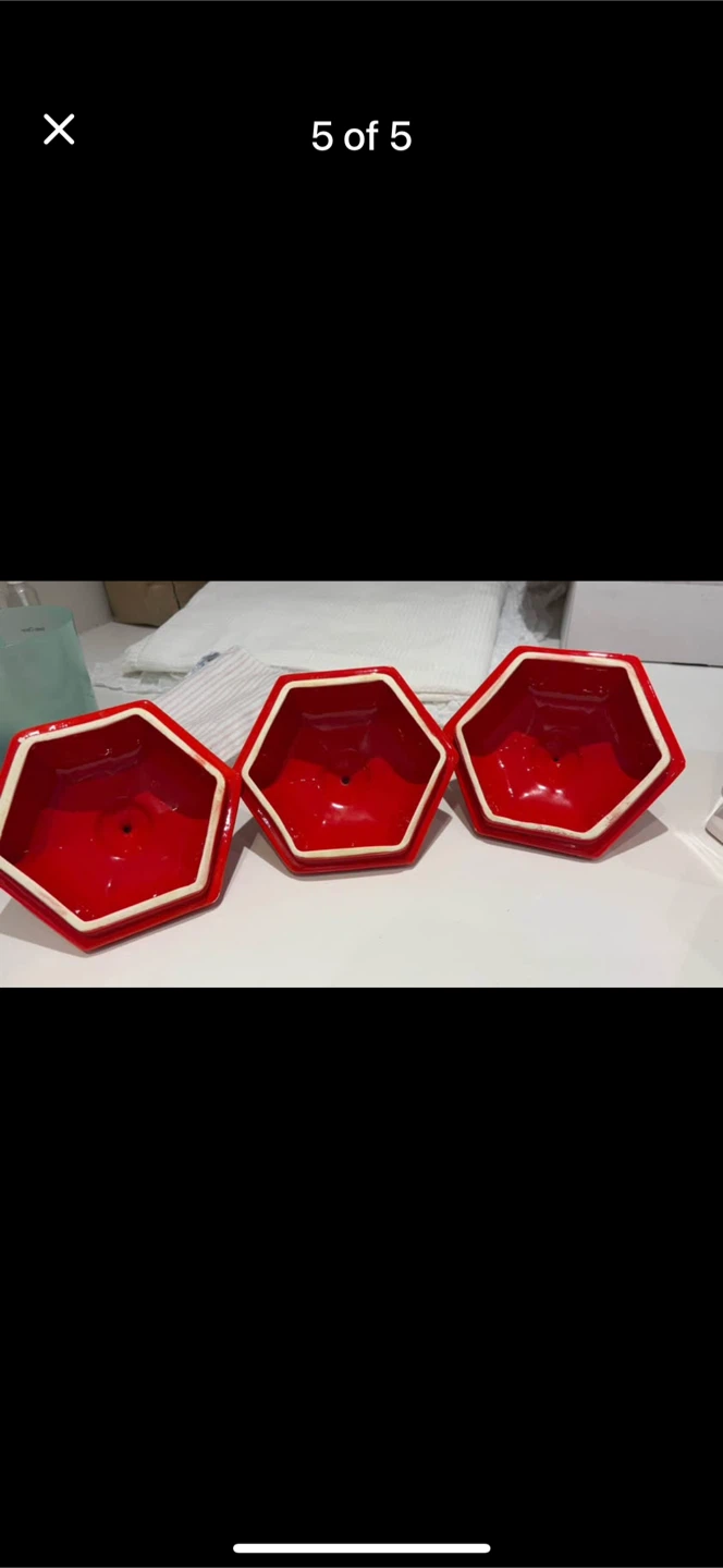 Set of 3 Hexagonal Canisters with Lids - Red and White Polka Dot - photo 5