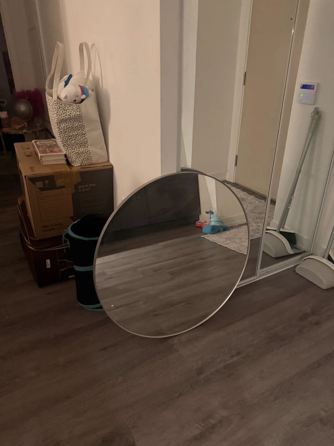 Round Wall Mirror - photo 2