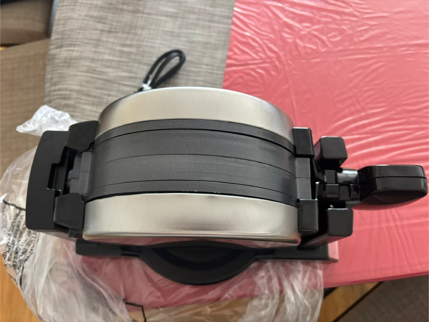 Salton Belgian Waffle Maker - photo 3