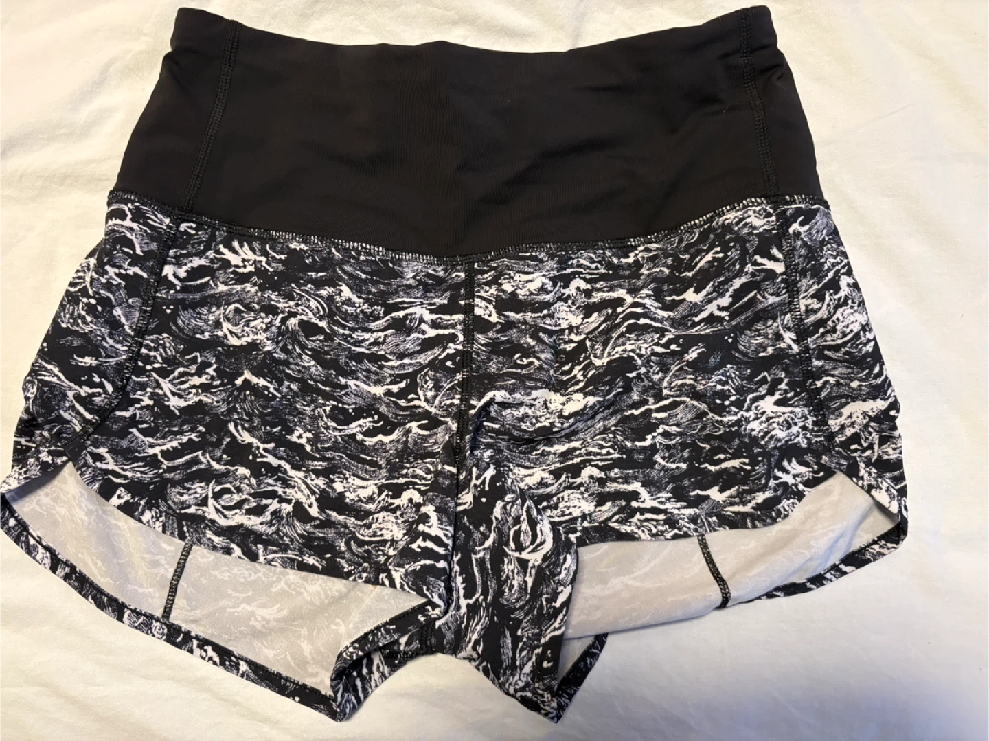 Lululemon Running Shorts - size 6