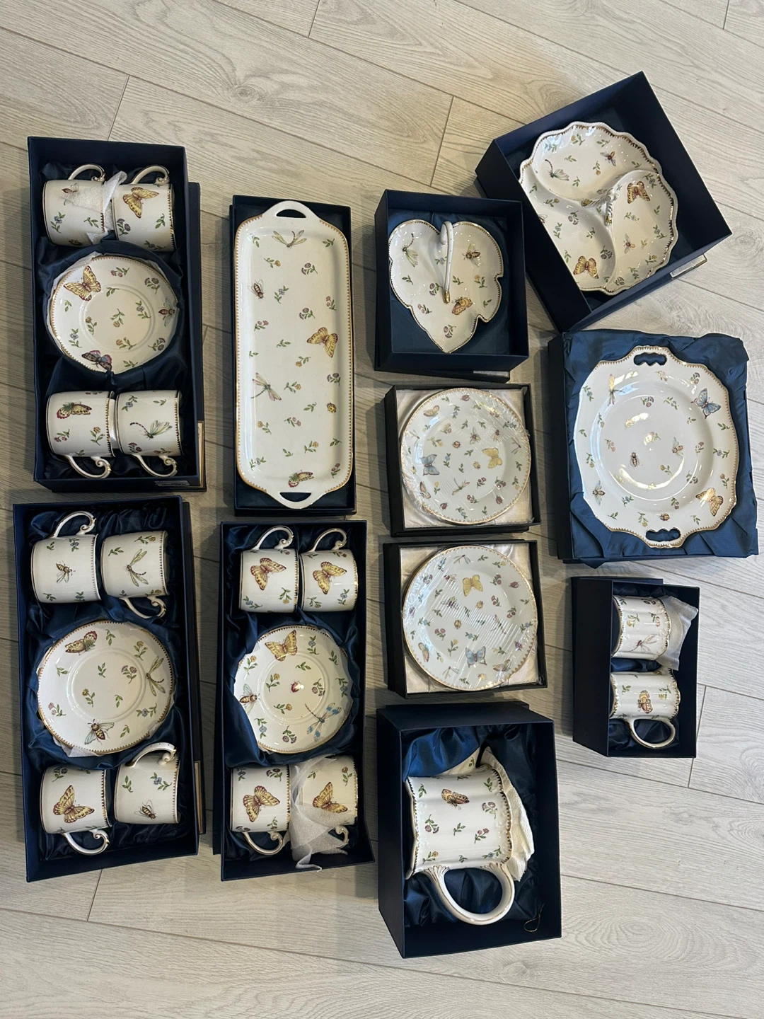 Brand new butterfly garden set