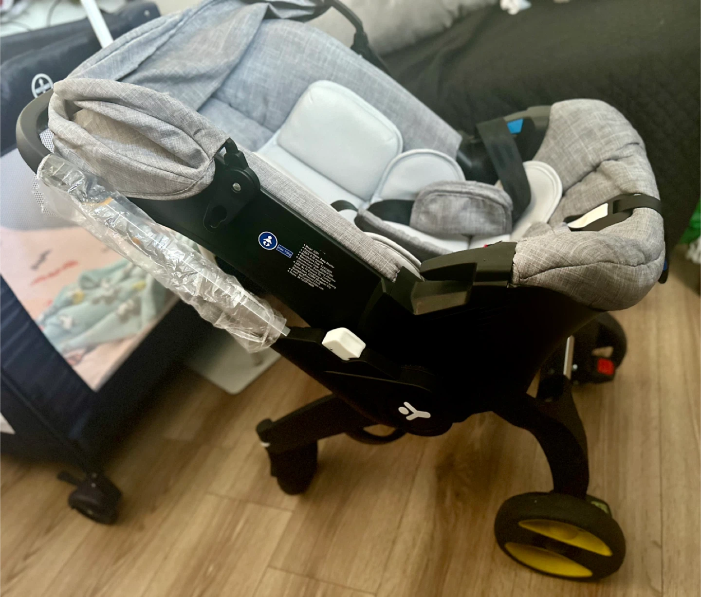 Doona Infant Car Seat and Stroller - Gray - photo 3