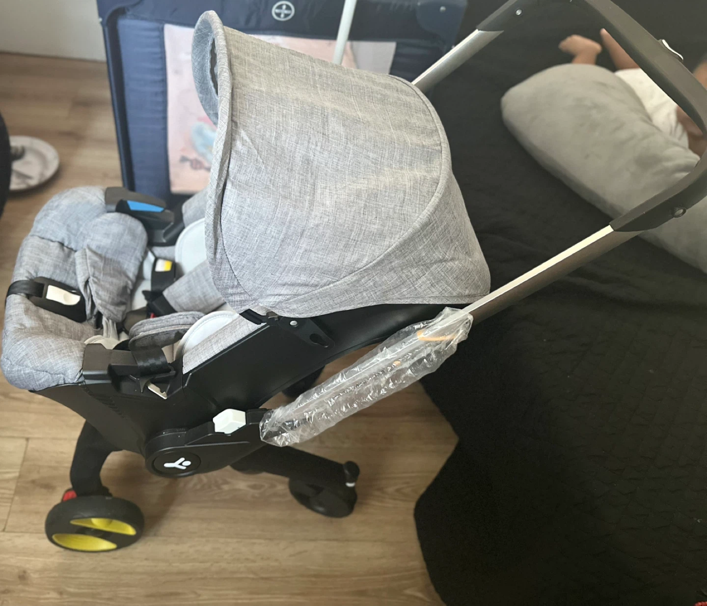 Doona Infant Car Seat and Stroller - Gray - photo 4