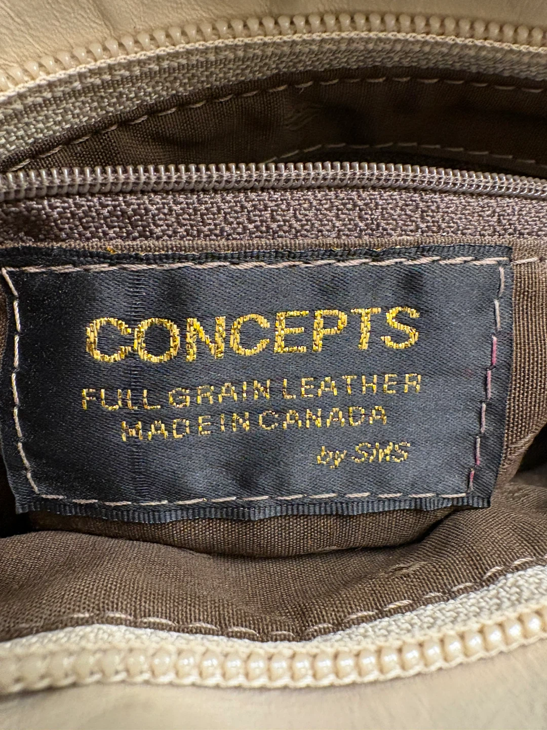 Concepts Full Grain Leather Crossbody Bag - Made in Canada - photo 5