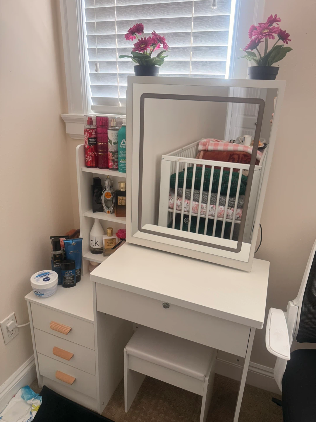 White Vanity Dressing Table with Lighted Mirror and Stool