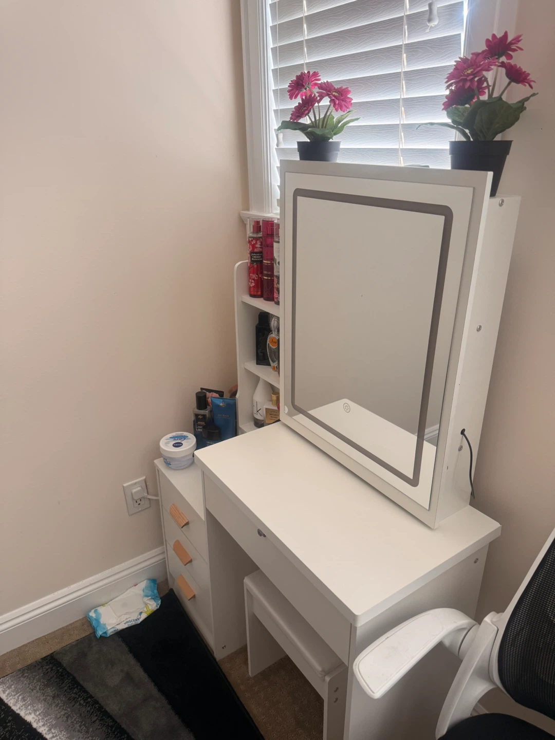 White Vanity Dressing Table with Lighted Mirror and Stool - photo 2