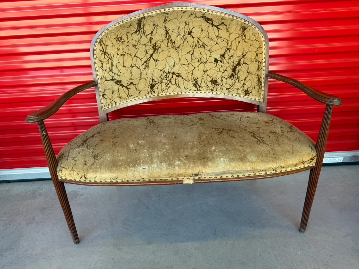 Vintage Upholstered Loveseat and 4 Chairs Set - photo 4