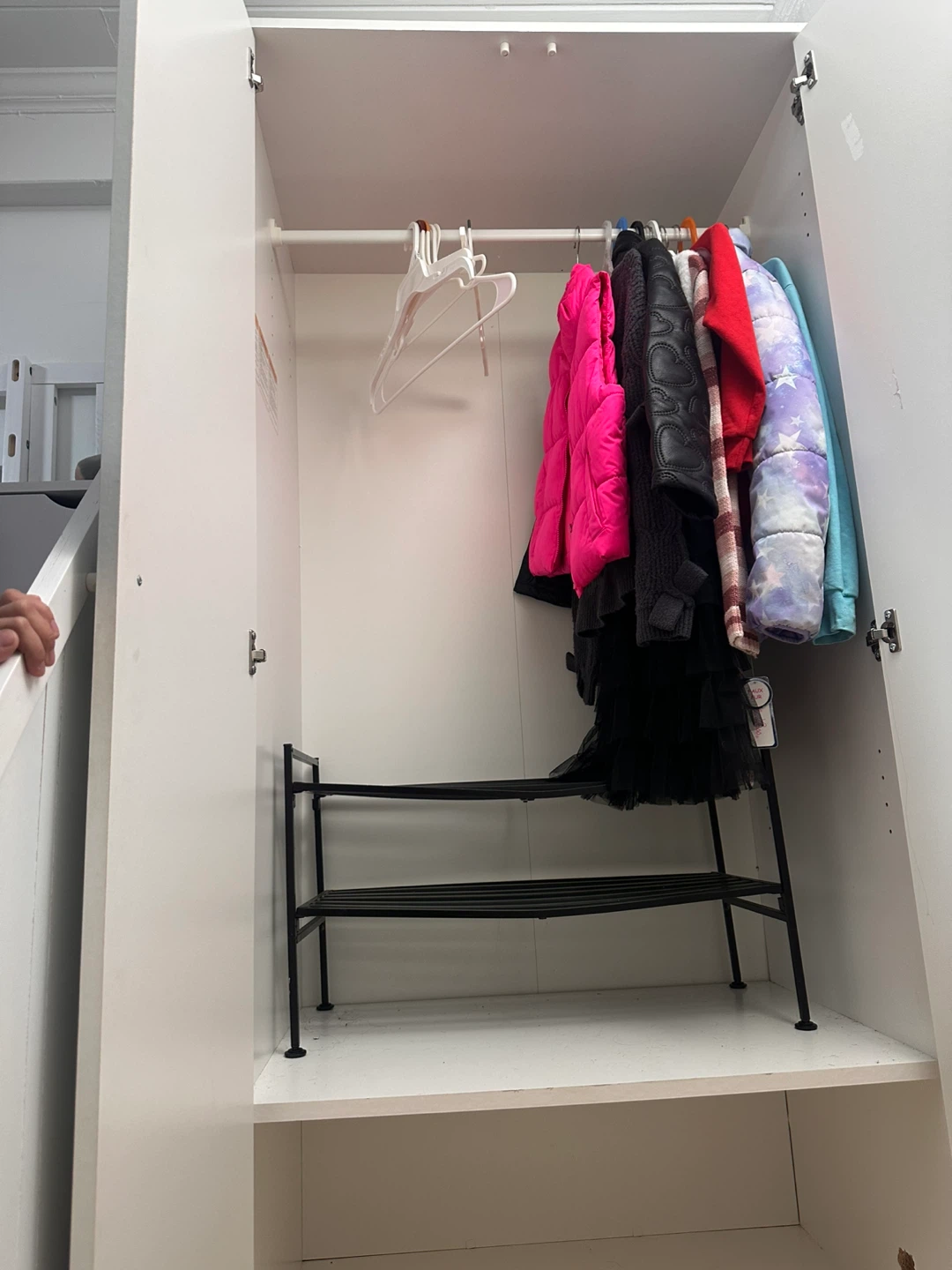 White Two-Door Wardrobe with Shoe Rack - photo 2