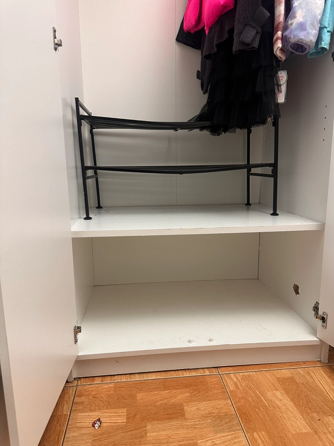 White Two-Door Wardrobe with Shoe Rack - photo 3