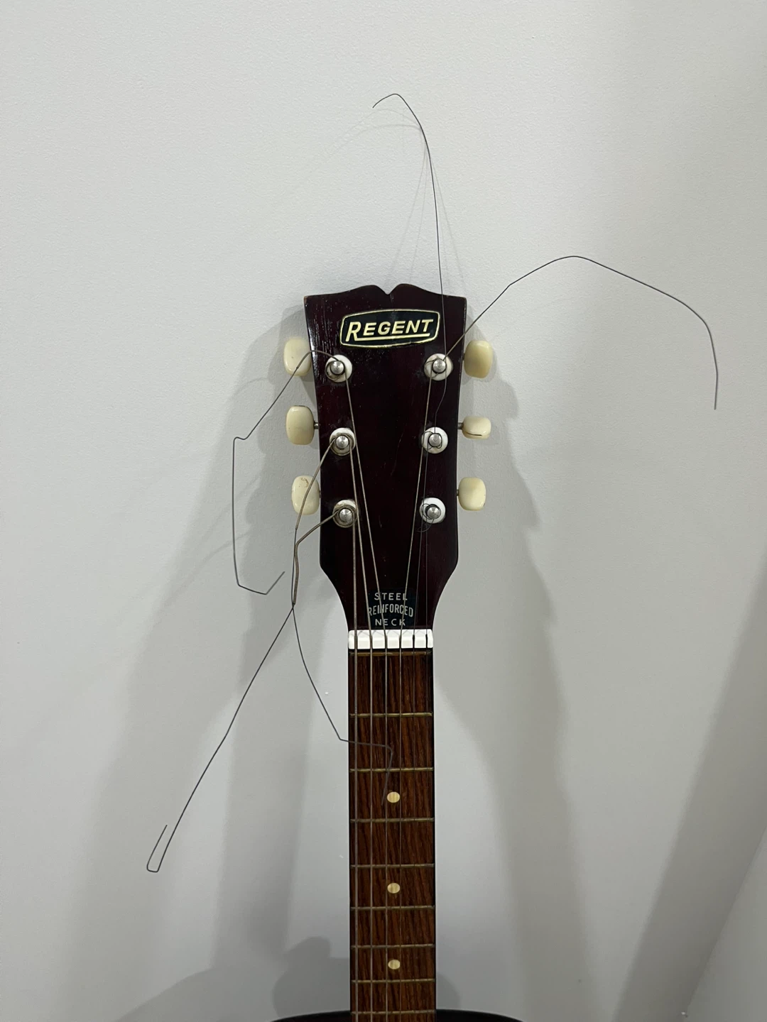 Regent Acoustic Guitar - photo 2