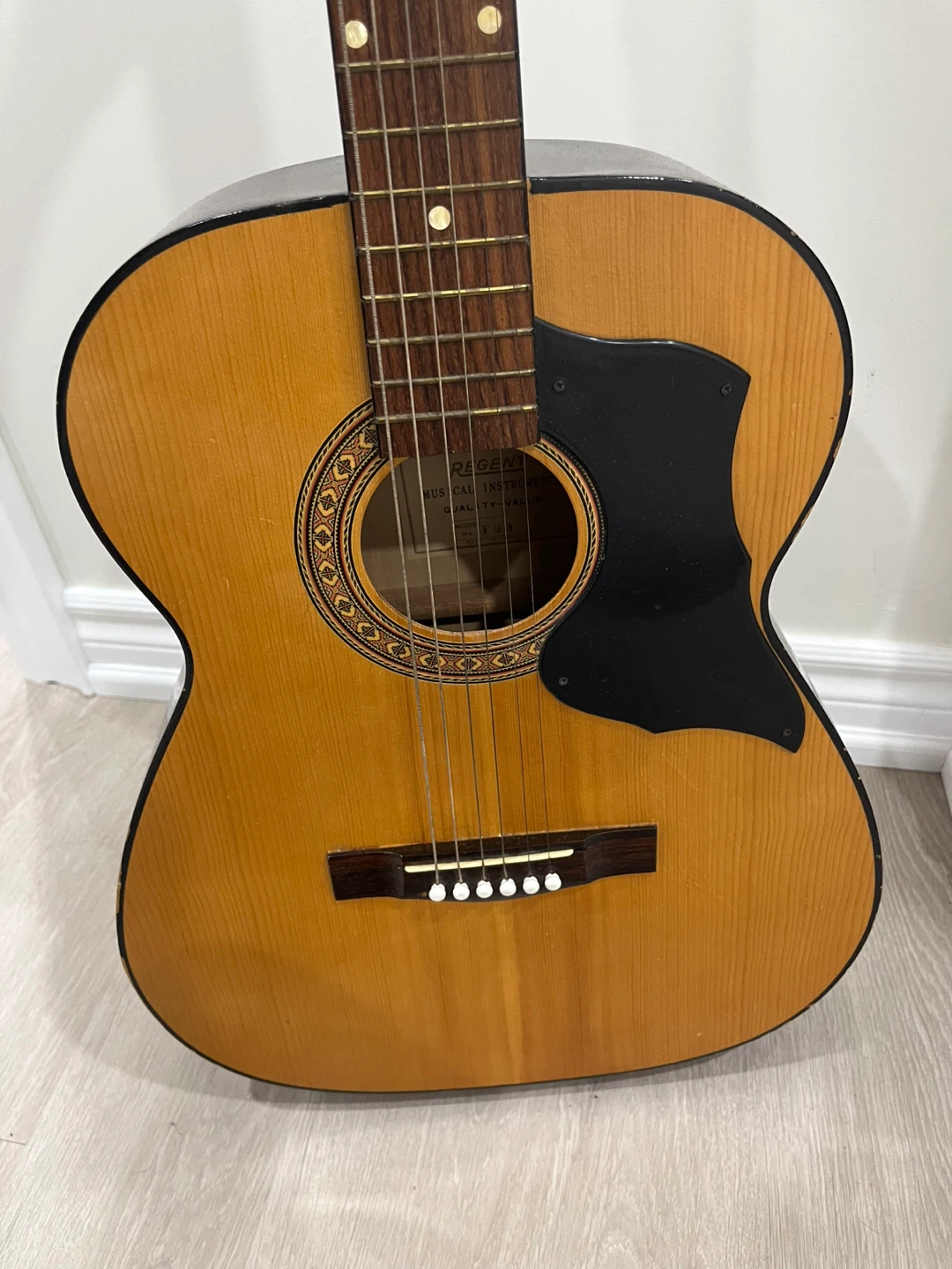 Regent Acoustic Guitar - photo 5