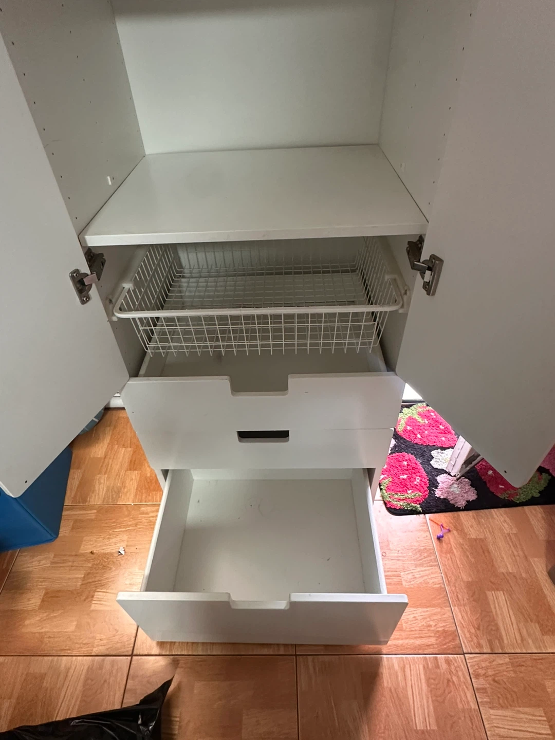 White Wardrobe with Drawers and Shelf - photo 4