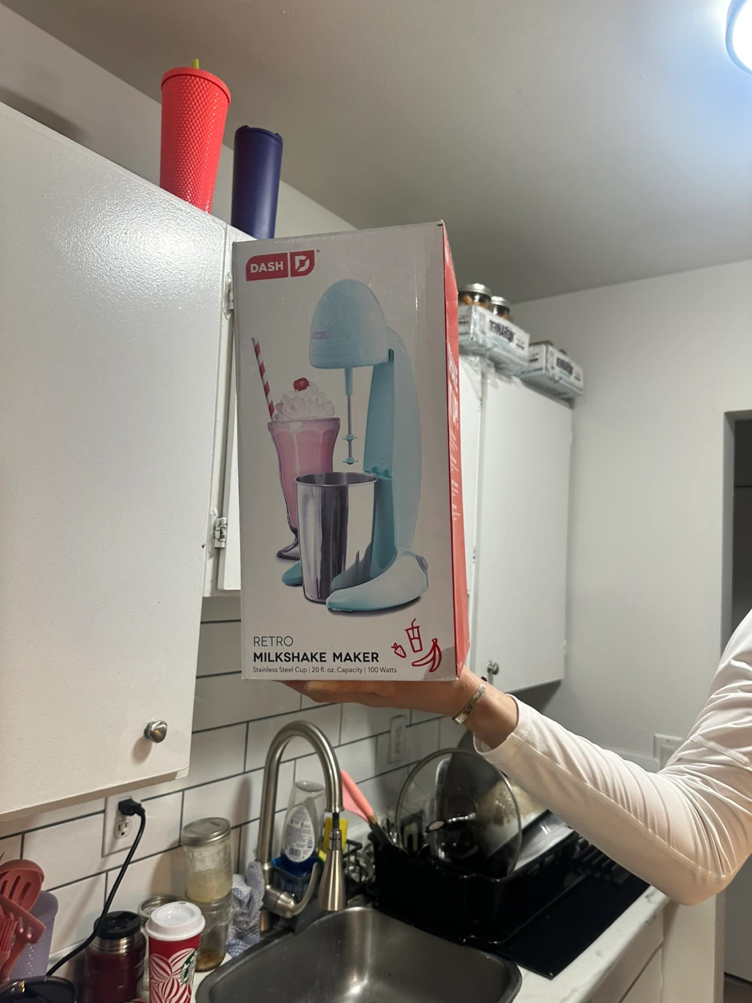 Dash Retro Milkshake Maker - 20 oz Capacity