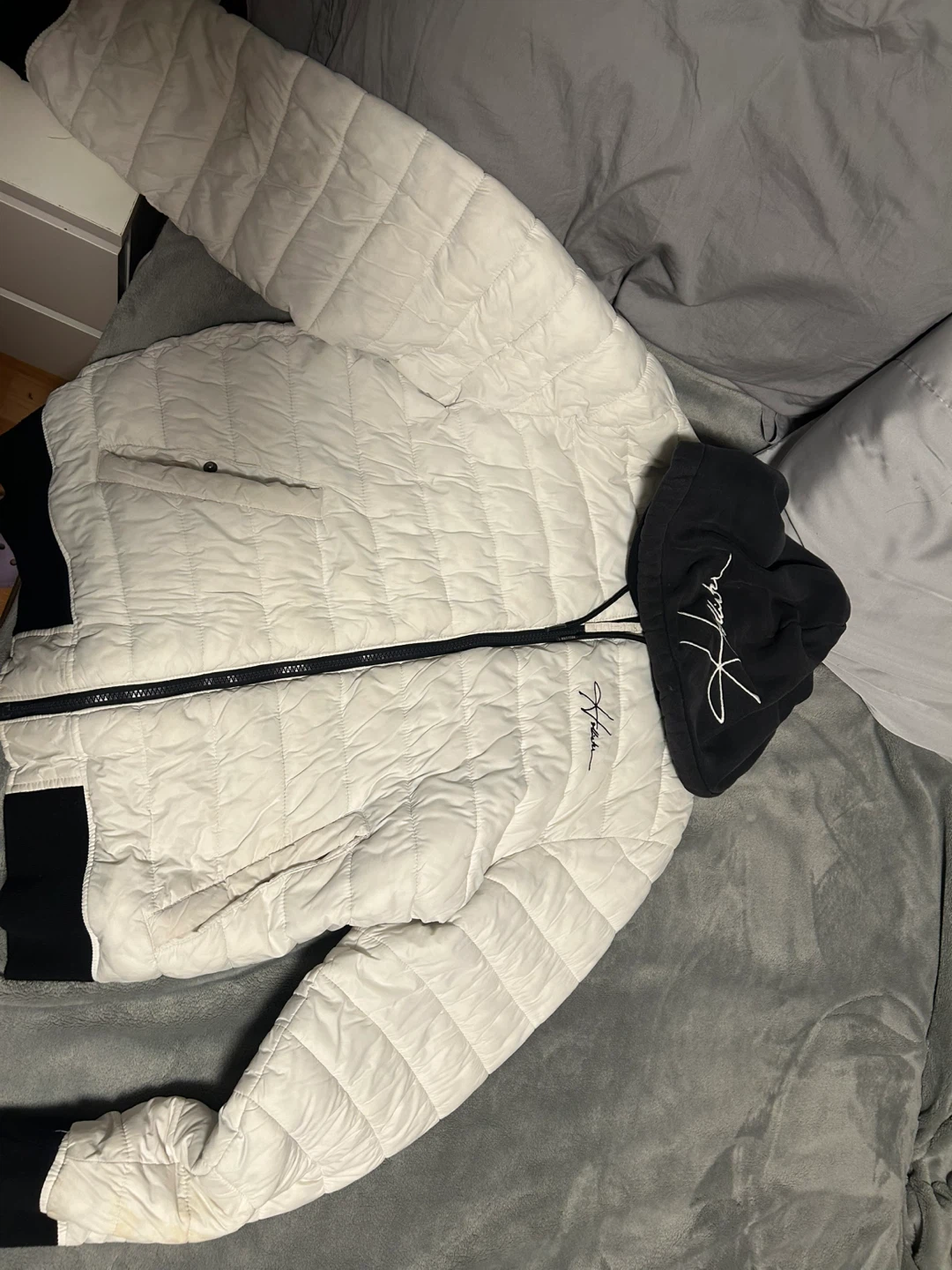 Hollister Puffer white and black Jacket with Hood