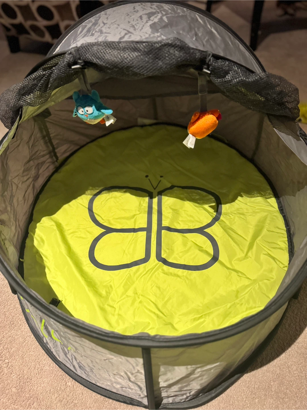 bblüv Playpen with Toys