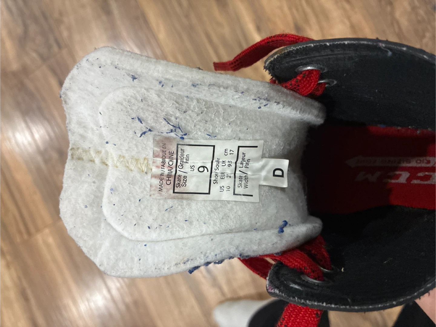 CCM FT360 Hockey Skates - Youth Size 9 - photo 2