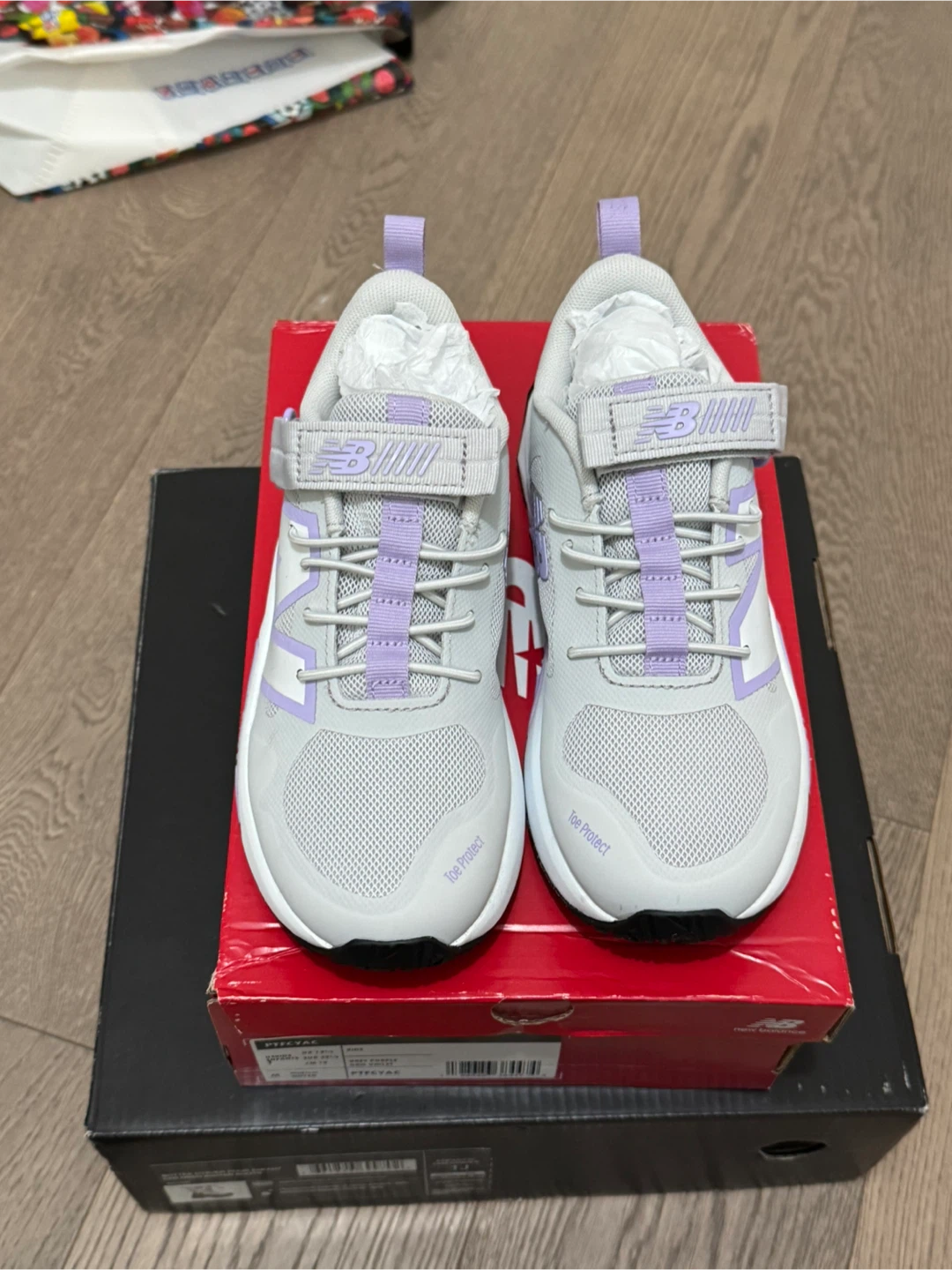 NEW Size 1, New Balance Kids Running Shoes Grey/Purple Size 1
