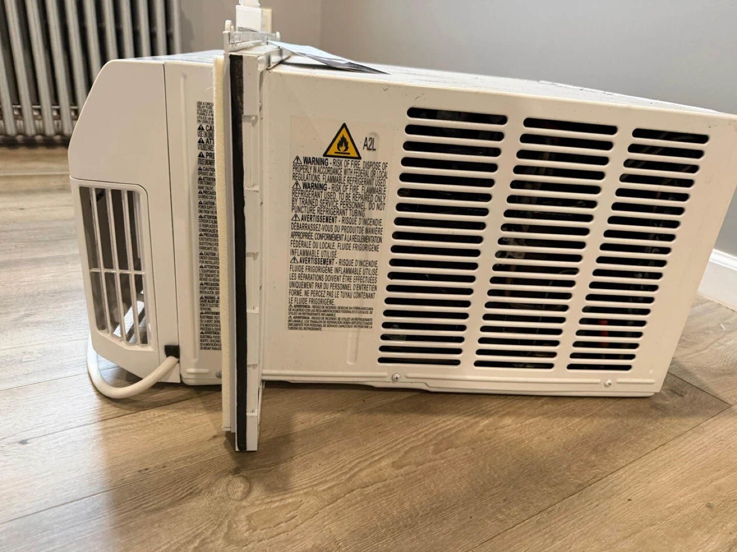 LG Window Air Conditioner with Remote - photo 2