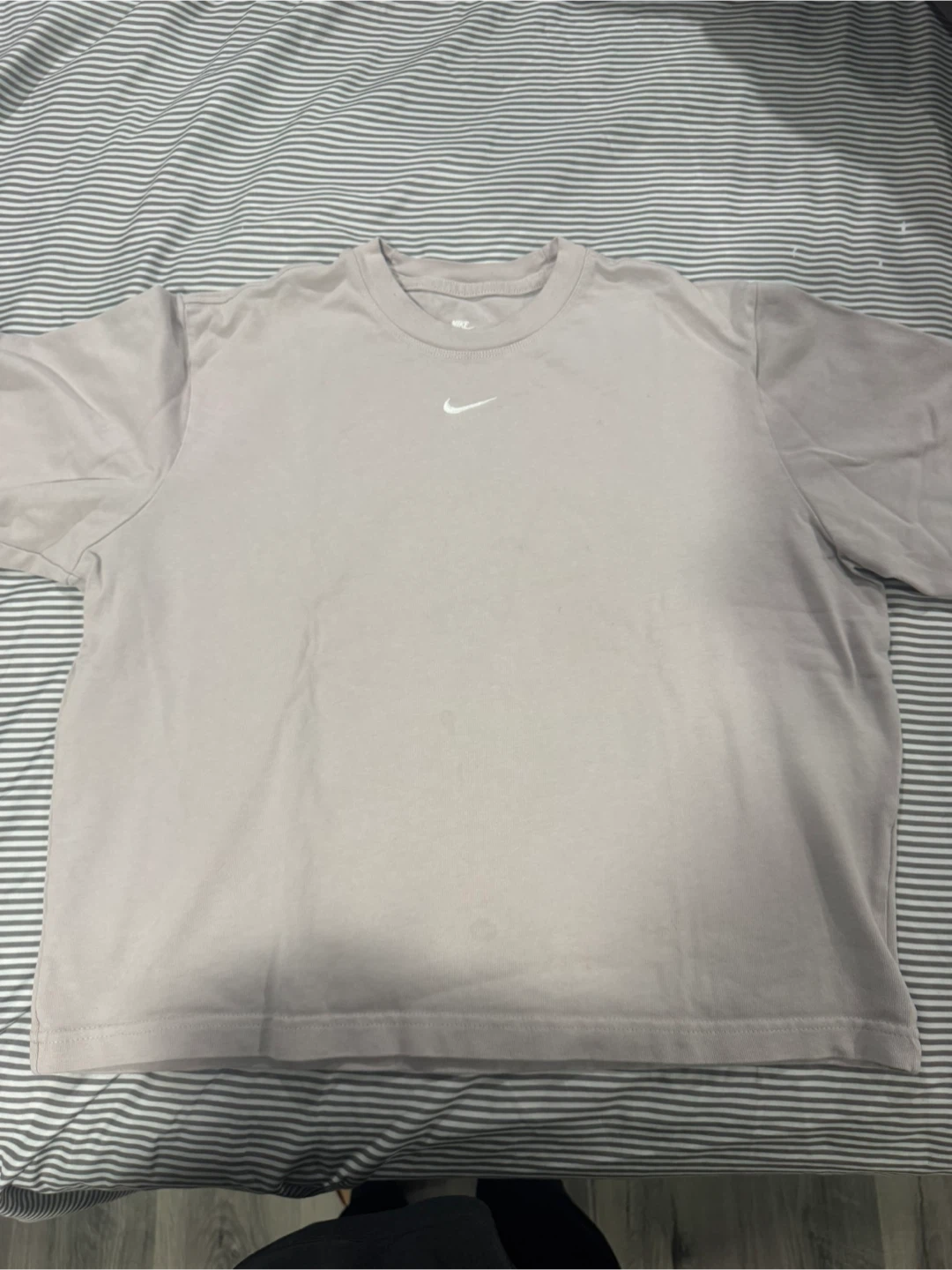 Nike The Nike Tee Loose Fit T-Shirt Small