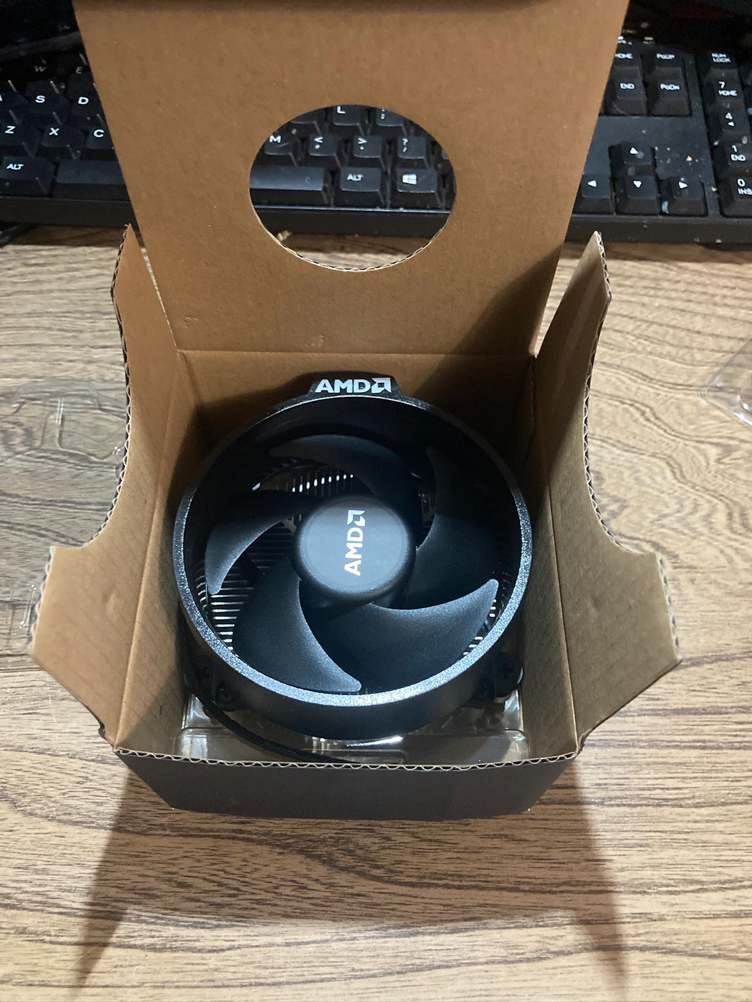 Ryzen 3 2200g CPU and brand new stock cooler - photo 5