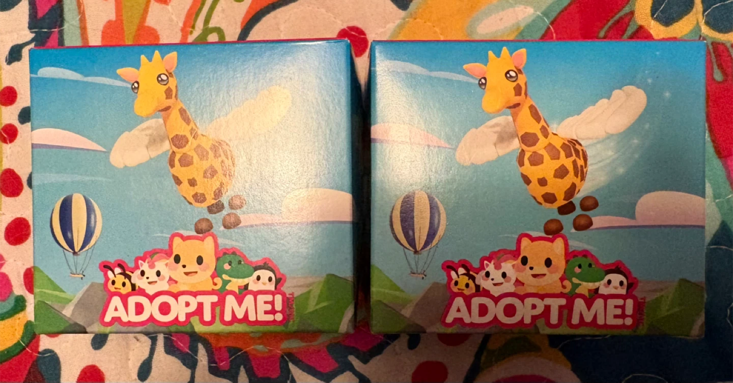 ✨✨Giraffe Adopt Me! Happy Meal Toys