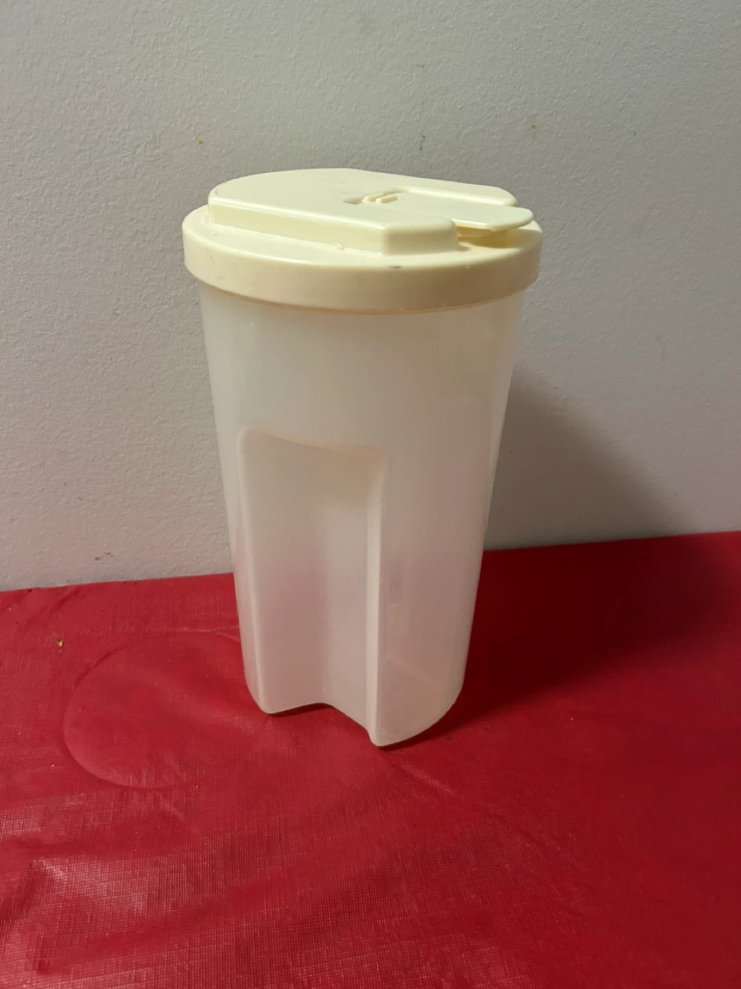 Rubbermaid Cereal Dispenser