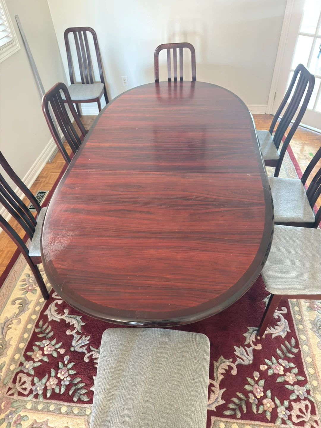 Extendible Dining Table set