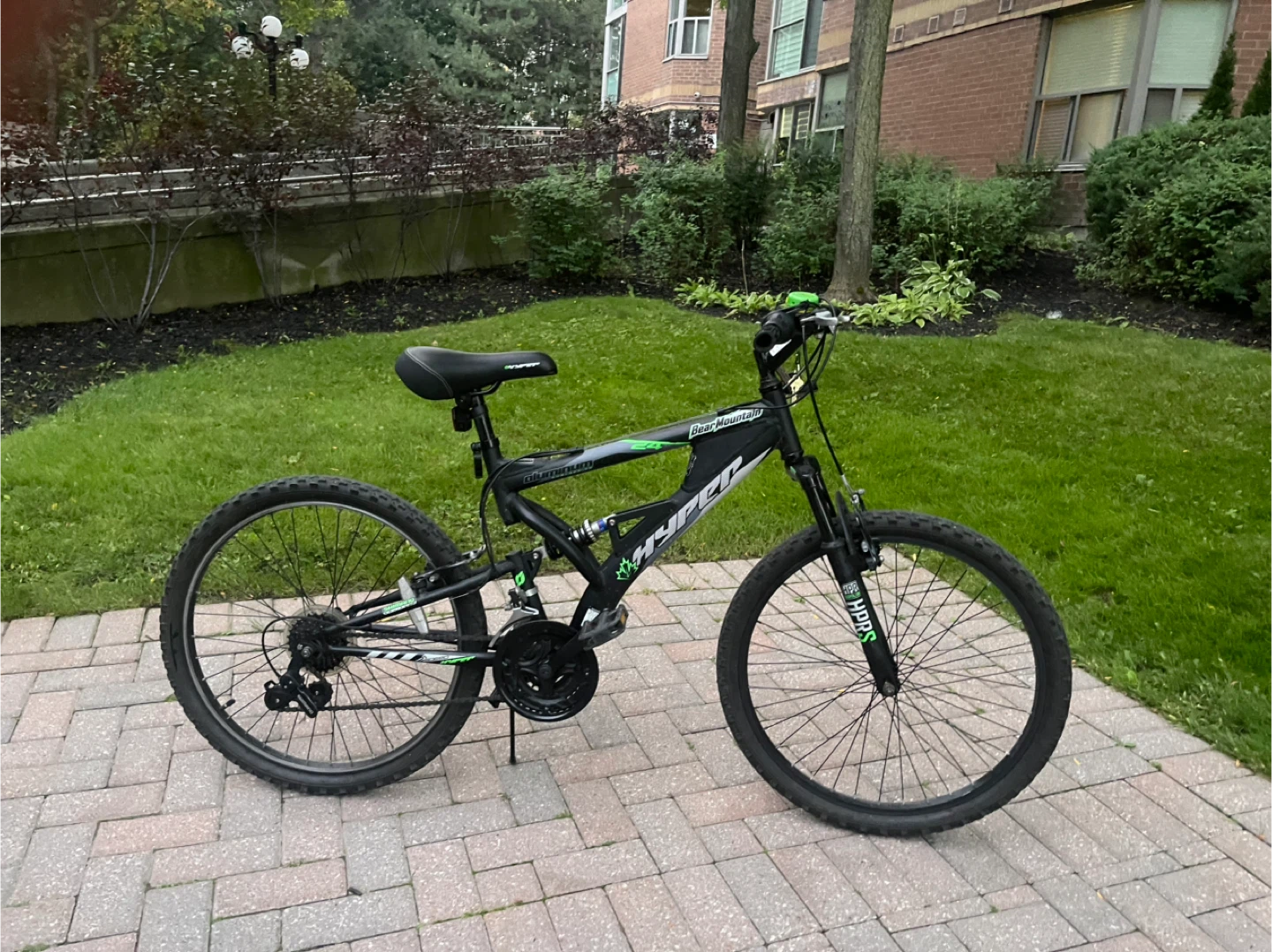 HYPER Bear Mountain Full Suspension Mountain Bike
