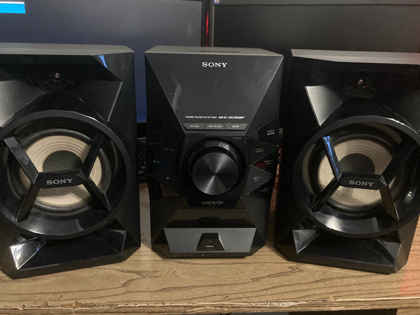 Sony Stereo System w/ Remote – CD, USB, iPhone/iPod Dock