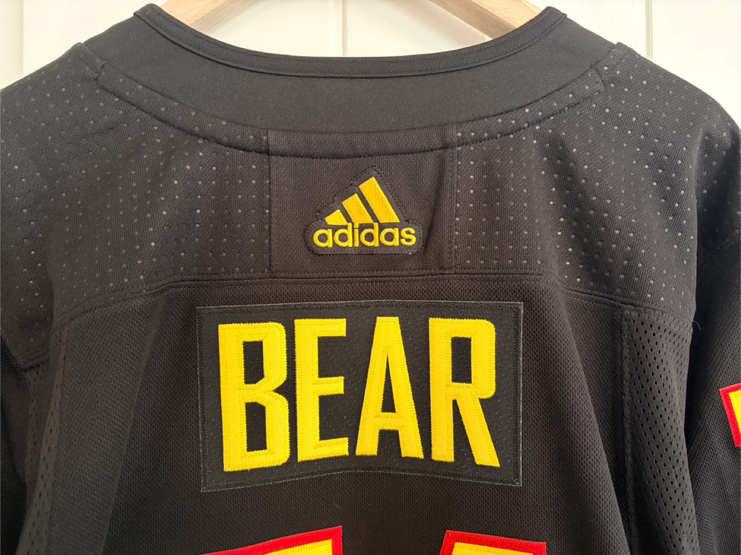 Authentic Adidas Vancouver Canucks Ethan Bear Skate Jersey 46 - photo 3