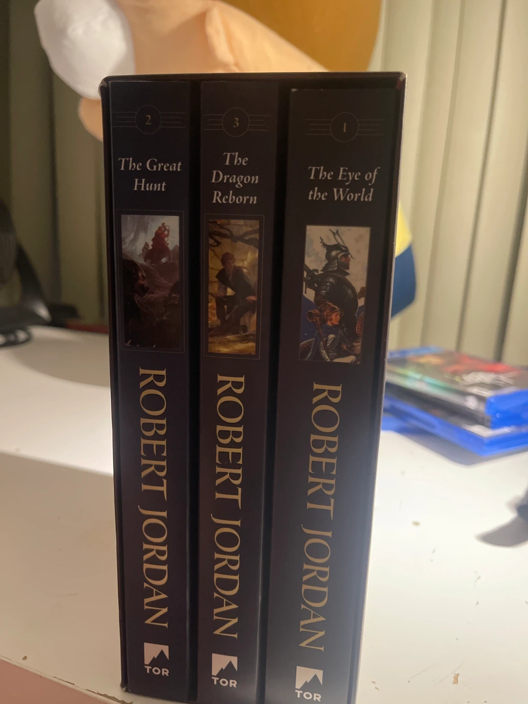 Robert Jordan The Wheel of Time Books 1-3 Box Set - photo 4