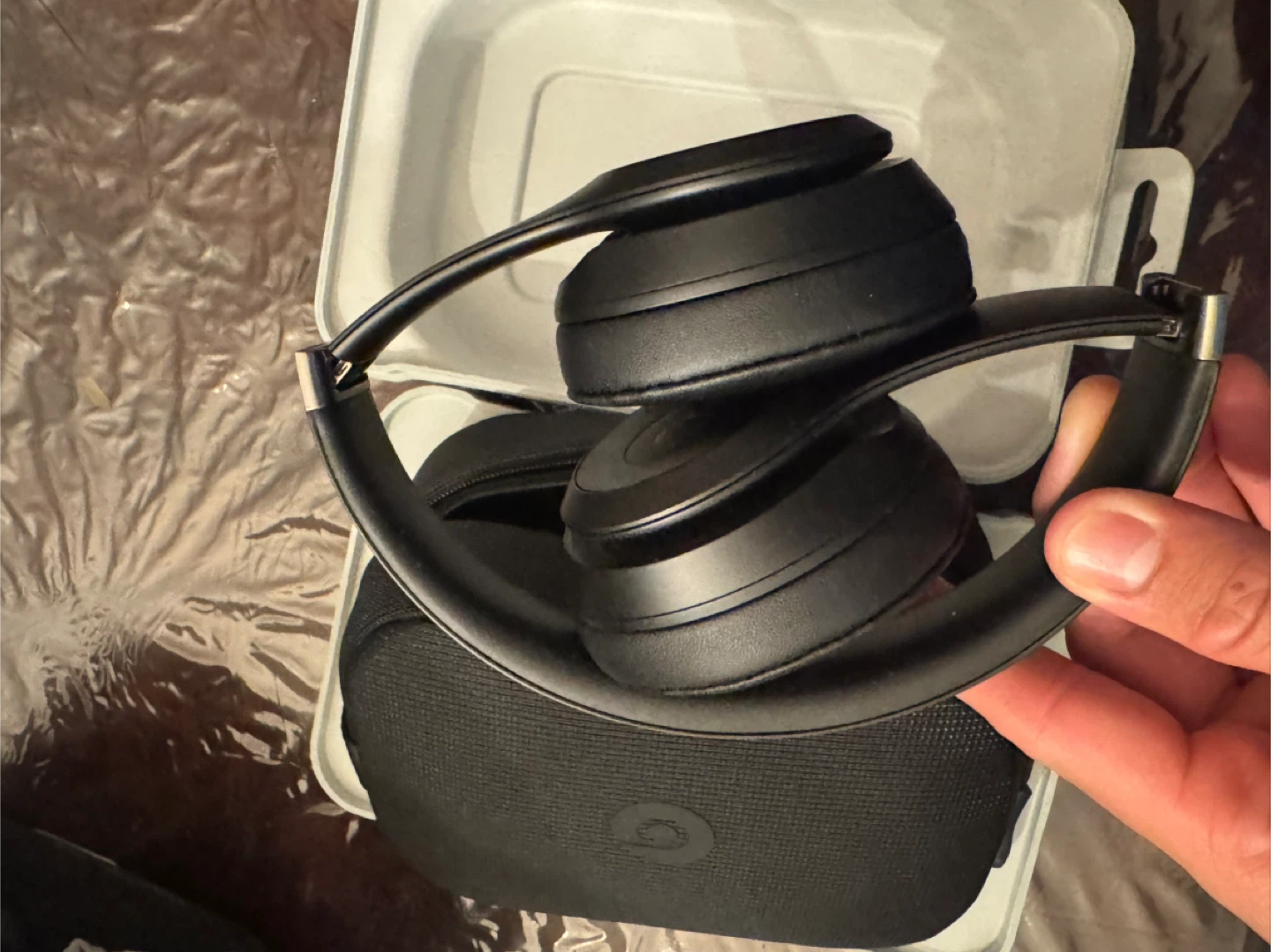 Beats Solo 4 Wireless Headphones - Matte Black - photo 2