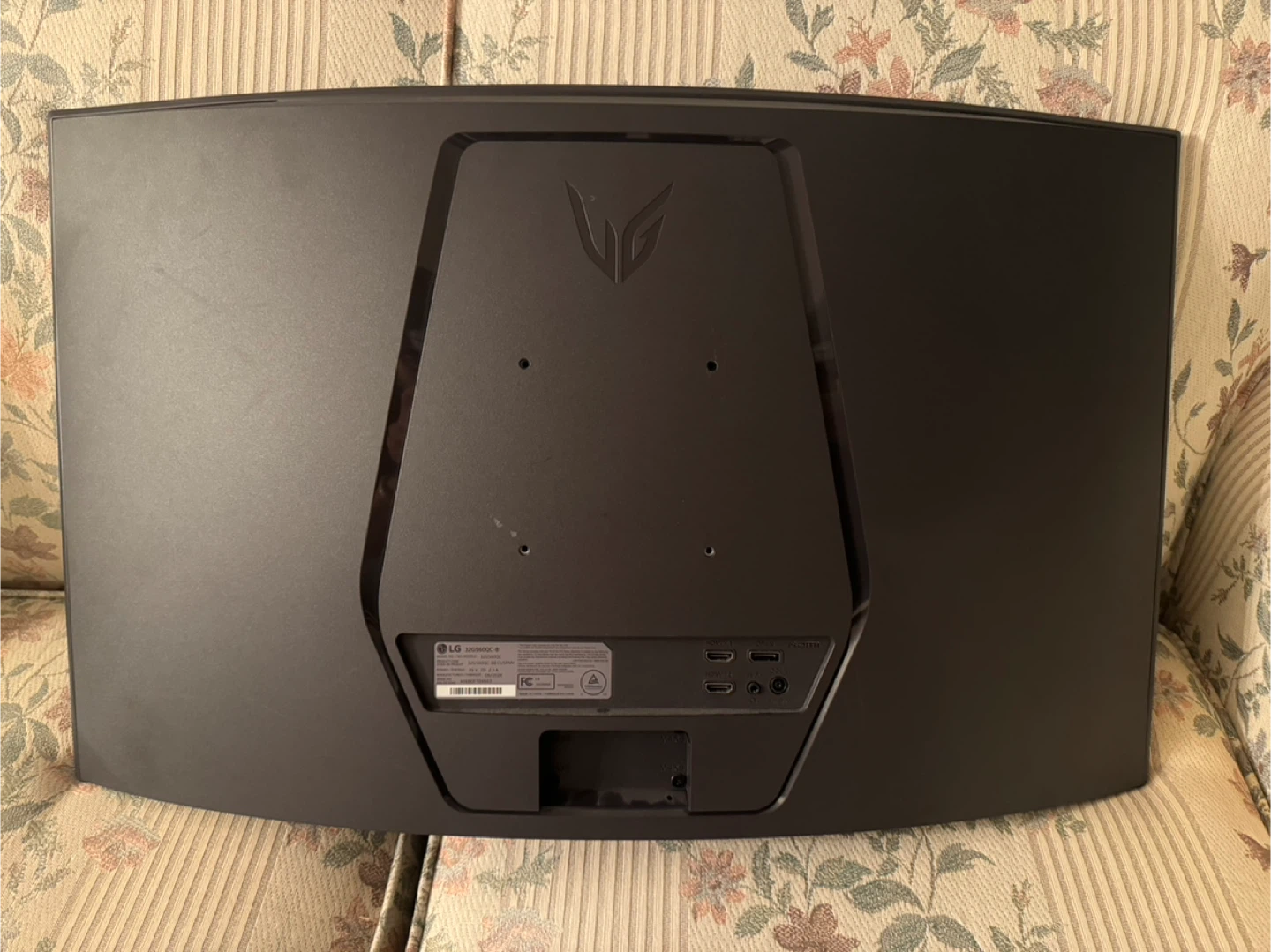 LG 32GS60QC-B & 24GQ50F-B Monitors with Dual Monitor Mount - photo 4