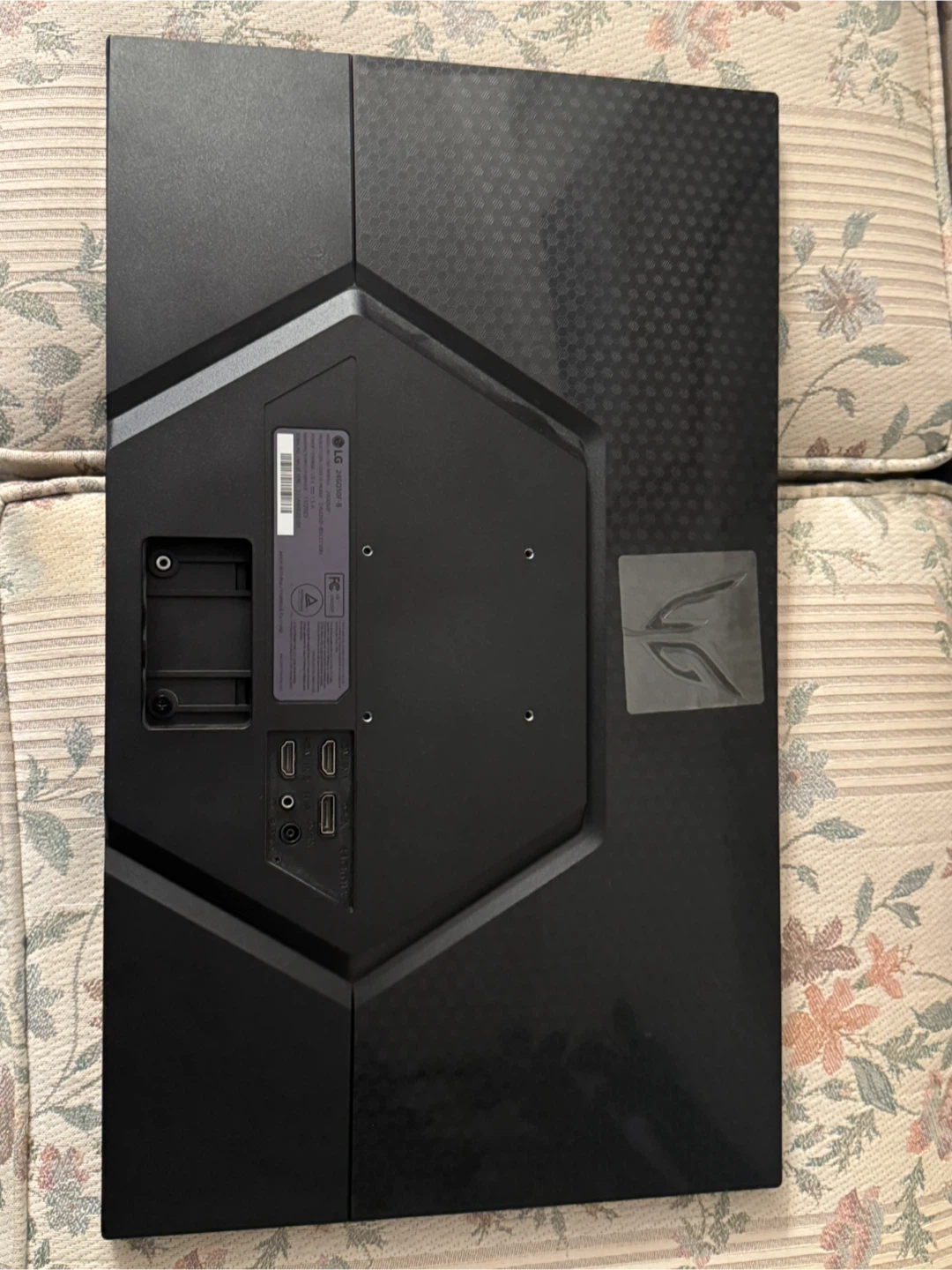 LG 32GS60QC-B & 24GQ50F-B Monitors with Dual Monitor Mount - photo 2
