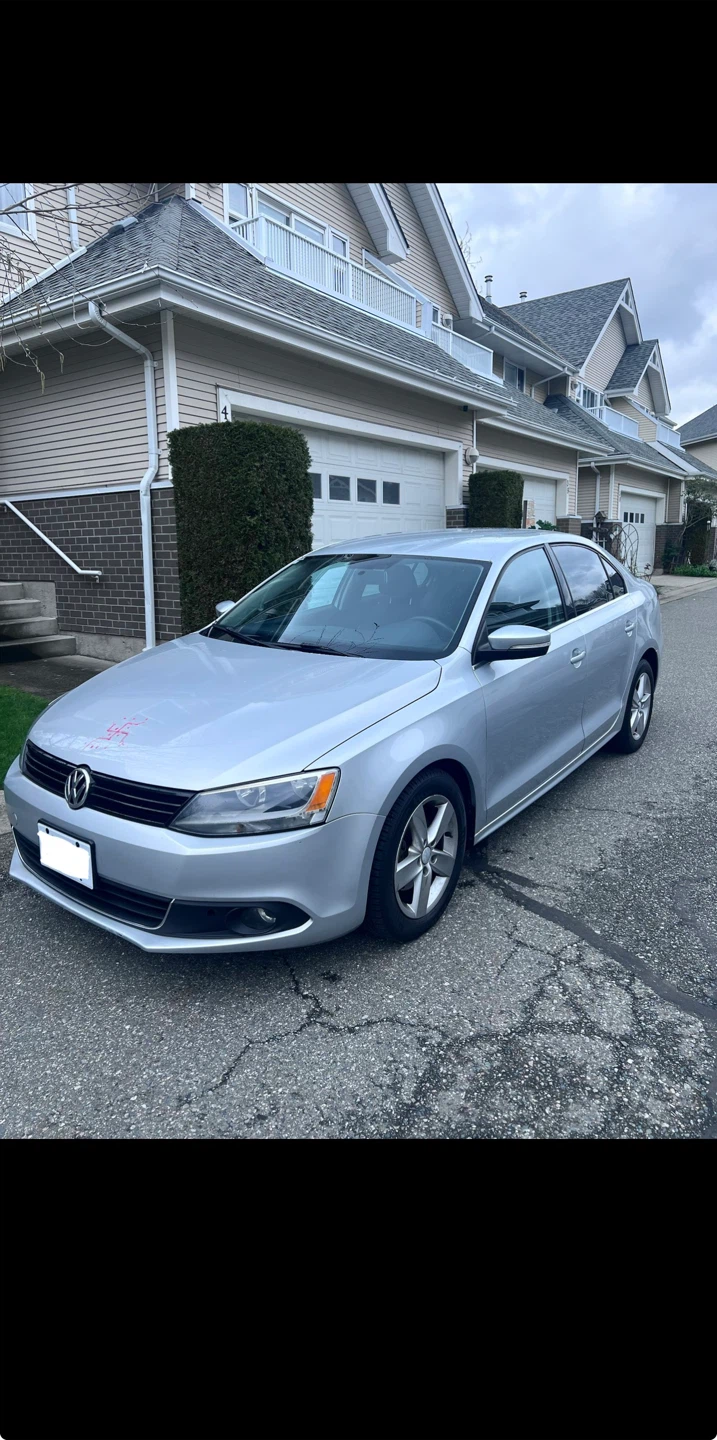 Silver Volkswagen Jetta Sedan - photo 2